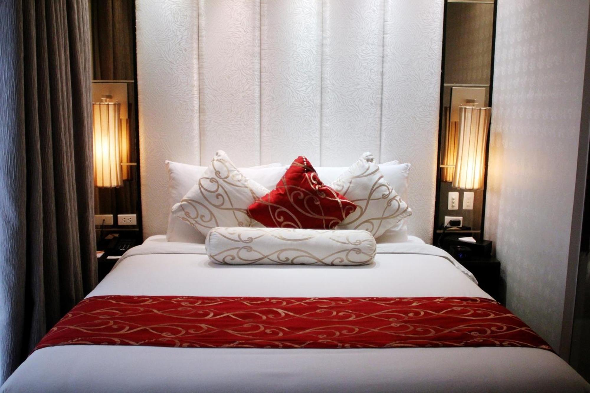 The Penthouse Hotel And Residences Ángeles Chambre photo
