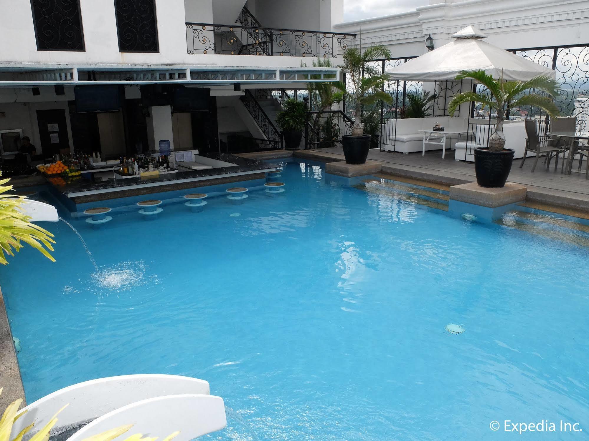 The Penthouse Hotel And Residences Ángeles Extérieur photo